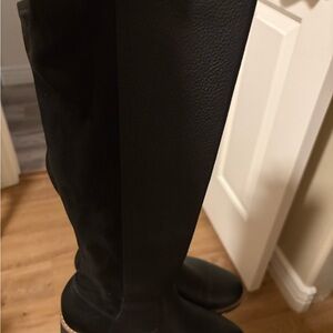 Vionic Black Knee-High Winter Boots